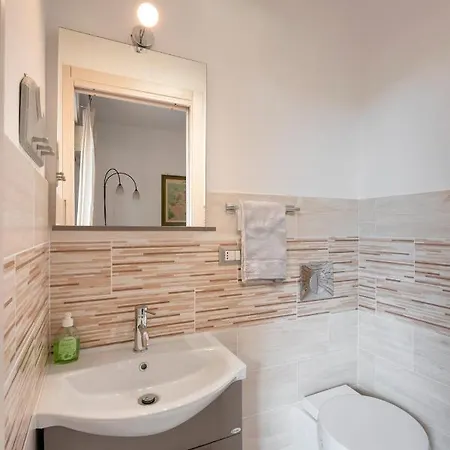 Artstay Exclusive Metro & Train Apartamento *